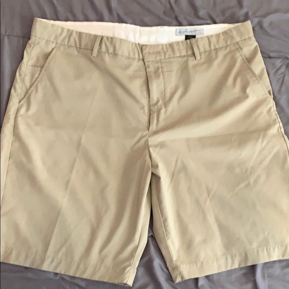 Greg Norman size 40 golf shorts khaki